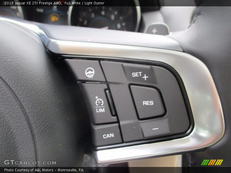 Controls of 2018 XE 25t Prestige AWD