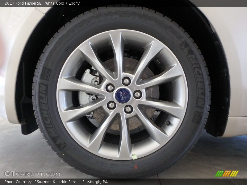White Gold / Ebony 2017 Ford Fusion SE