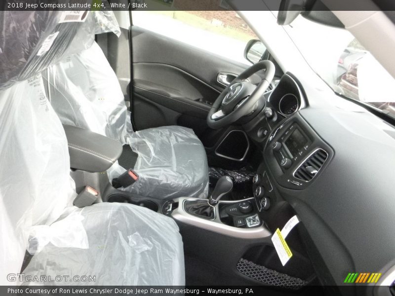 White / Black 2018 Jeep Compass Latitude 4x4