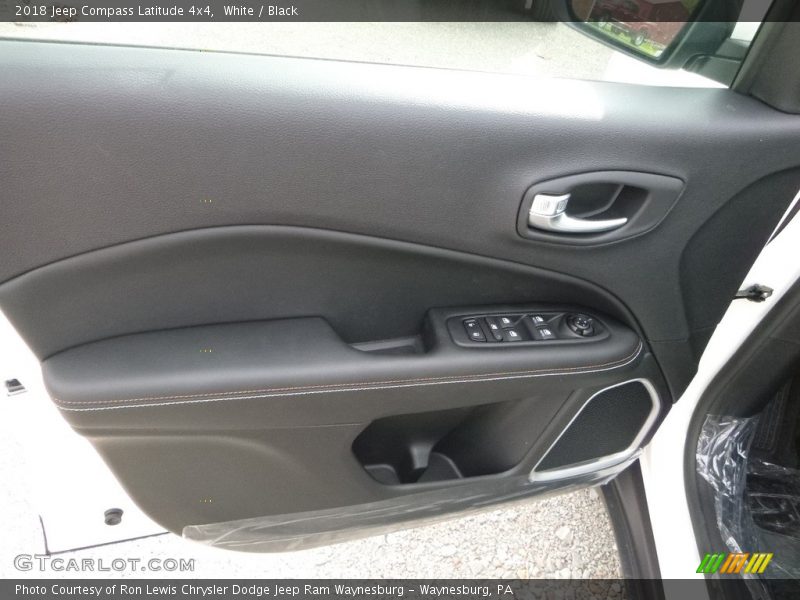 White / Black 2018 Jeep Compass Latitude 4x4