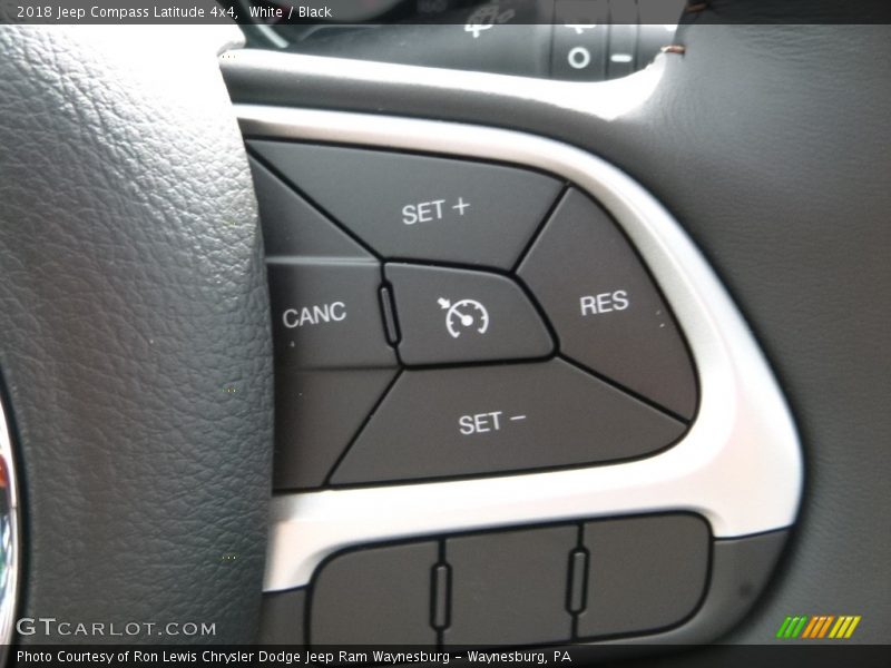 White / Black 2018 Jeep Compass Latitude 4x4