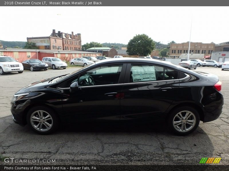 Mosaic Black Metallic / Jet Black 2018 Chevrolet Cruze LT