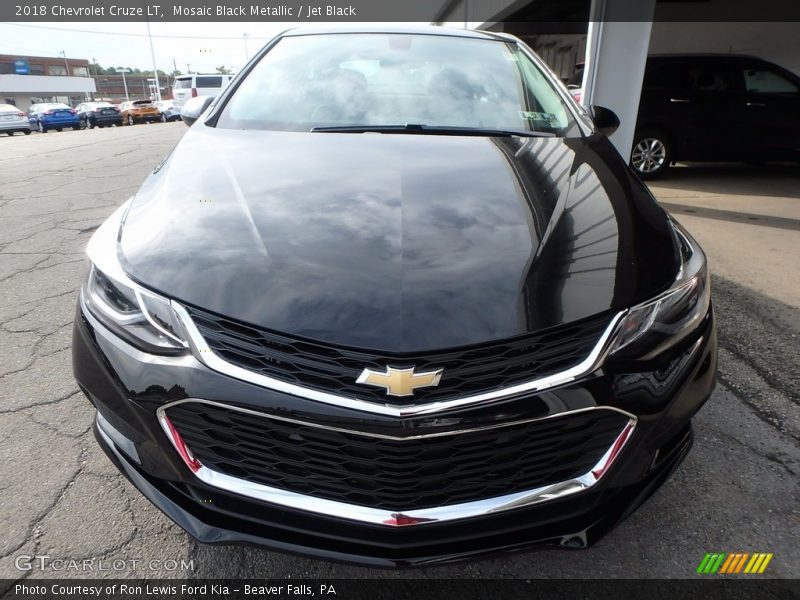 Mosaic Black Metallic / Jet Black 2018 Chevrolet Cruze LT