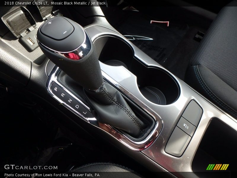 Mosaic Black Metallic / Jet Black 2018 Chevrolet Cruze LT