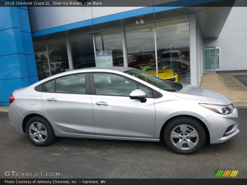 Silver Ice Metallic / Jet Black 2018 Chevrolet Cruze LS