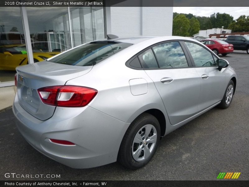 Silver Ice Metallic / Jet Black 2018 Chevrolet Cruze LS