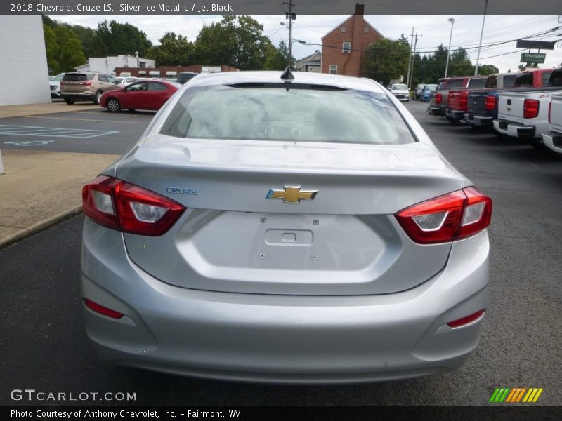 Silver Ice Metallic / Jet Black 2018 Chevrolet Cruze LS