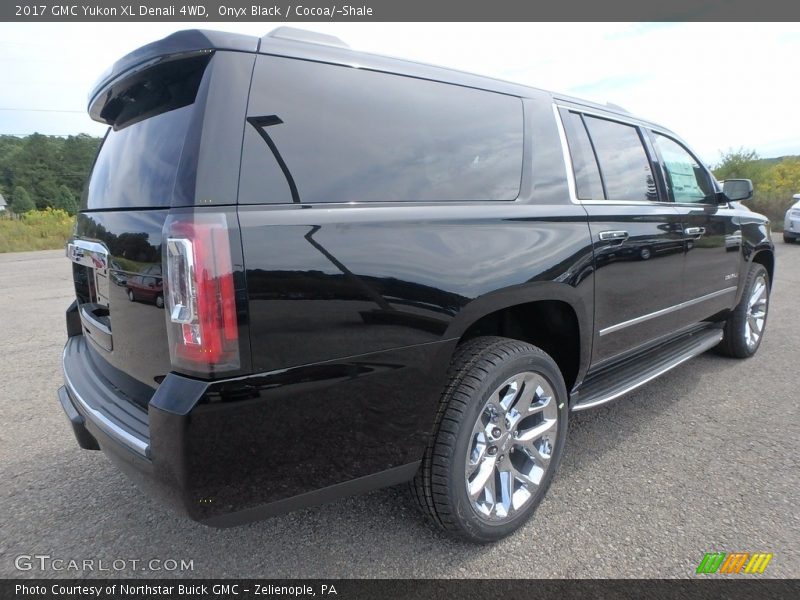 Onyx Black / Cocoa/­Shale 2017 GMC Yukon XL Denali 4WD