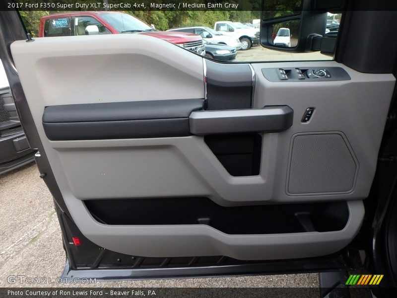 Magnetic / Medium Earth Gray 2017 Ford F350 Super Duty XLT SuperCab 4x4