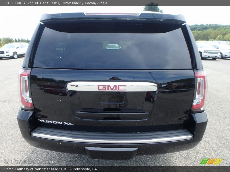 Onyx Black / Cocoa/­Shale 2017 GMC Yukon XL Denali 4WD