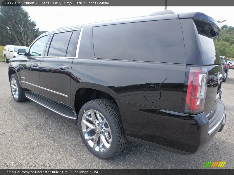 Onyx Black / Cocoa/­Shale 2017 GMC Yukon XL Denali 4WD