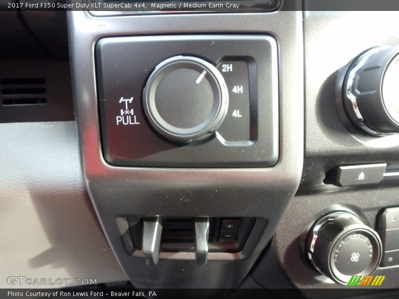 Controls of 2017 F350 Super Duty XLT SuperCab 4x4