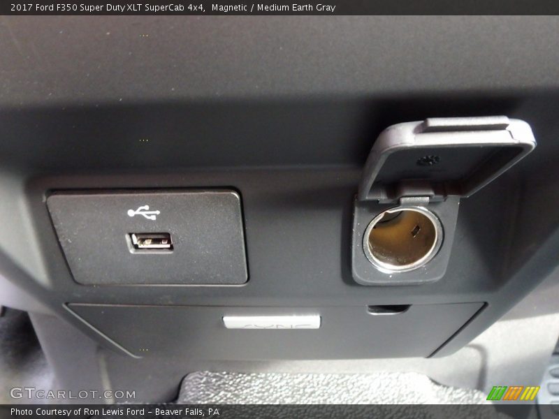 Magnetic / Medium Earth Gray 2017 Ford F350 Super Duty XLT SuperCab 4x4