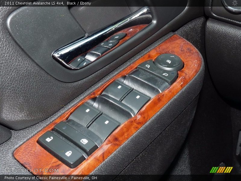 Black / Ebony 2011 Chevrolet Avalanche LS 4x4