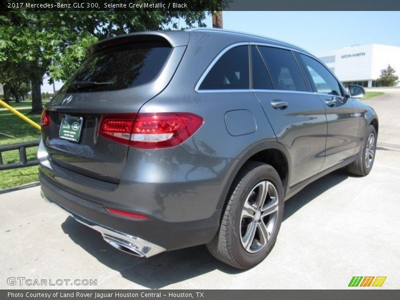 Selenite Grey Metallic / Black 2017 Mercedes-Benz GLC 300