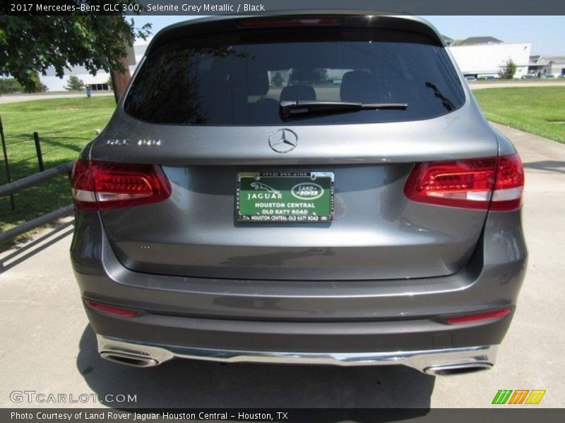 Selenite Grey Metallic / Black 2017 Mercedes-Benz GLC 300