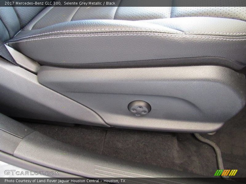 Selenite Grey Metallic / Black 2017 Mercedes-Benz GLC 300