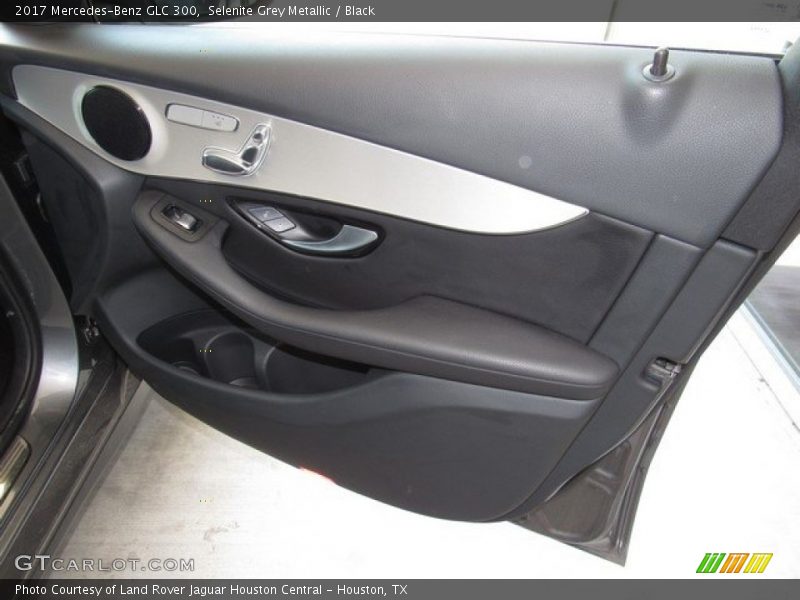 Selenite Grey Metallic / Black 2017 Mercedes-Benz GLC 300