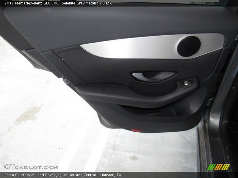 Selenite Grey Metallic / Black 2017 Mercedes-Benz GLC 300