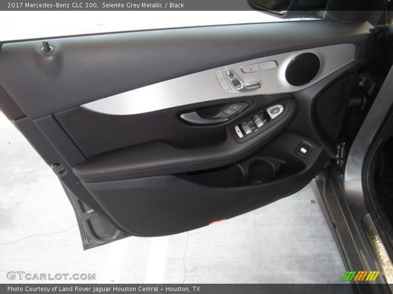 Selenite Grey Metallic / Black 2017 Mercedes-Benz GLC 300