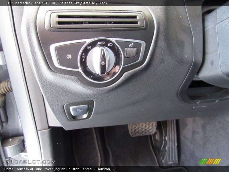 Selenite Grey Metallic / Black 2017 Mercedes-Benz GLC 300