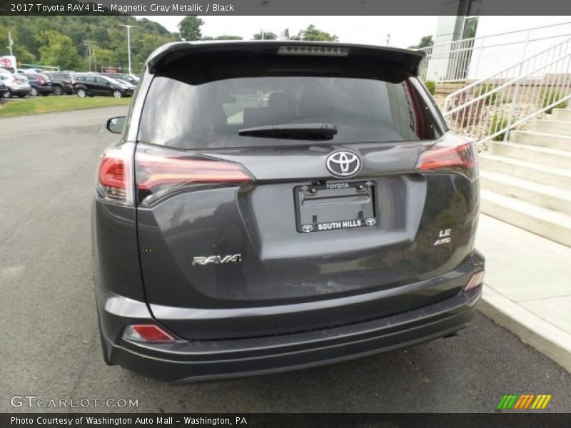 Magnetic Gray Metallic / Black 2017 Toyota RAV4 LE