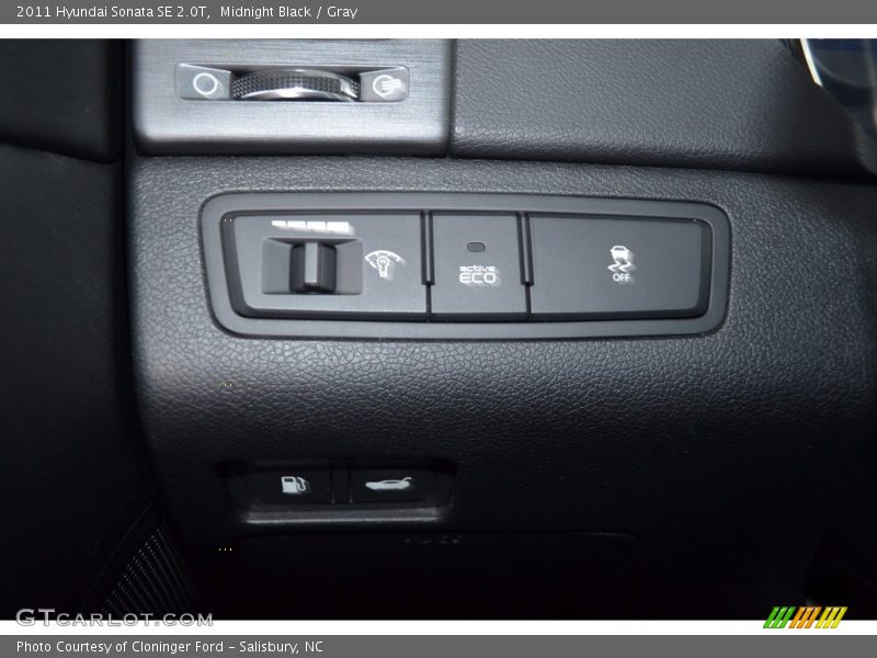 Midnight Black / Gray 2011 Hyundai Sonata SE 2.0T
