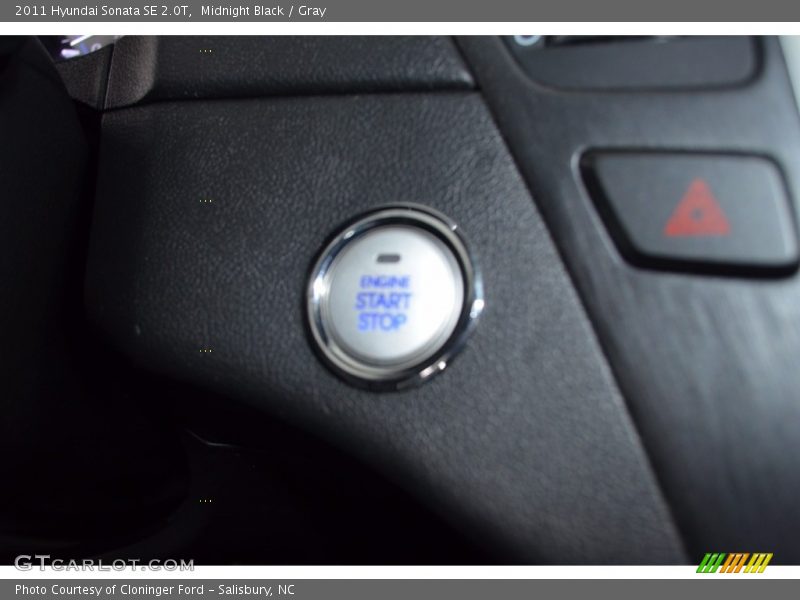 Midnight Black / Gray 2011 Hyundai Sonata SE 2.0T