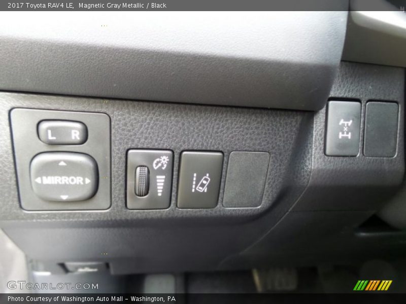 Magnetic Gray Metallic / Black 2017 Toyota RAV4 LE