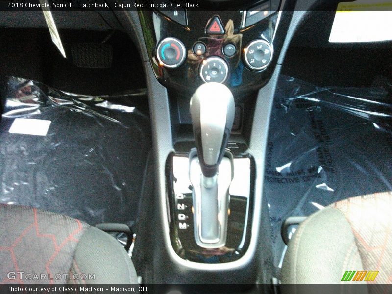 Cajun Red Tintcoat / Jet Black 2018 Chevrolet Sonic LT Hatchback