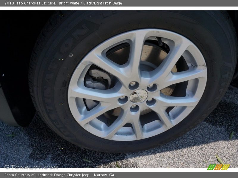 Bright White / Black/Light Frost Beige 2018 Jeep Cherokee Latitude