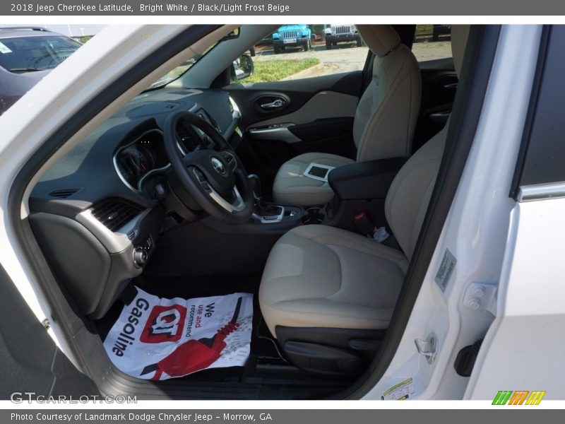 Bright White / Black/Light Frost Beige 2018 Jeep Cherokee Latitude