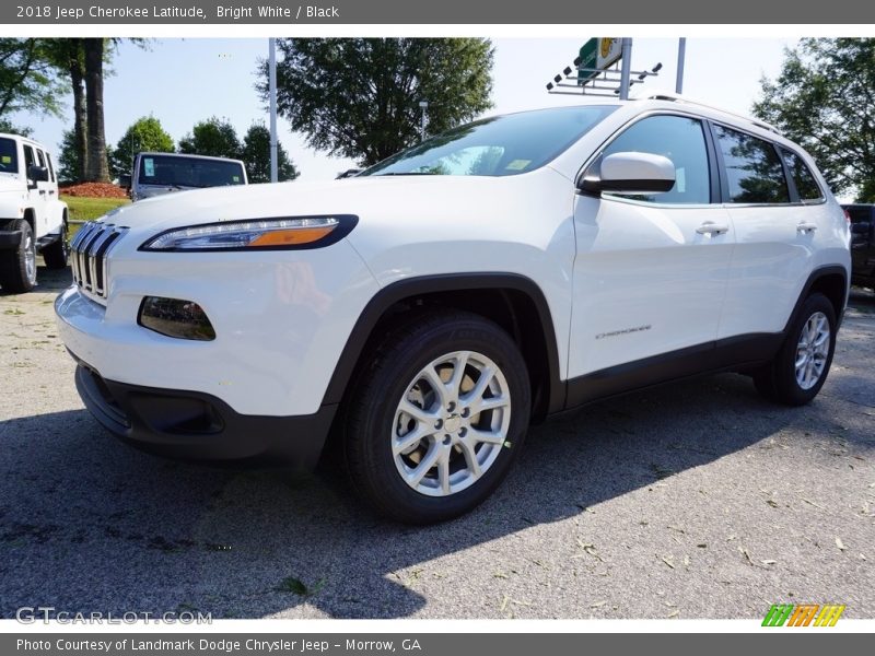 Bright White / Black 2018 Jeep Cherokee Latitude