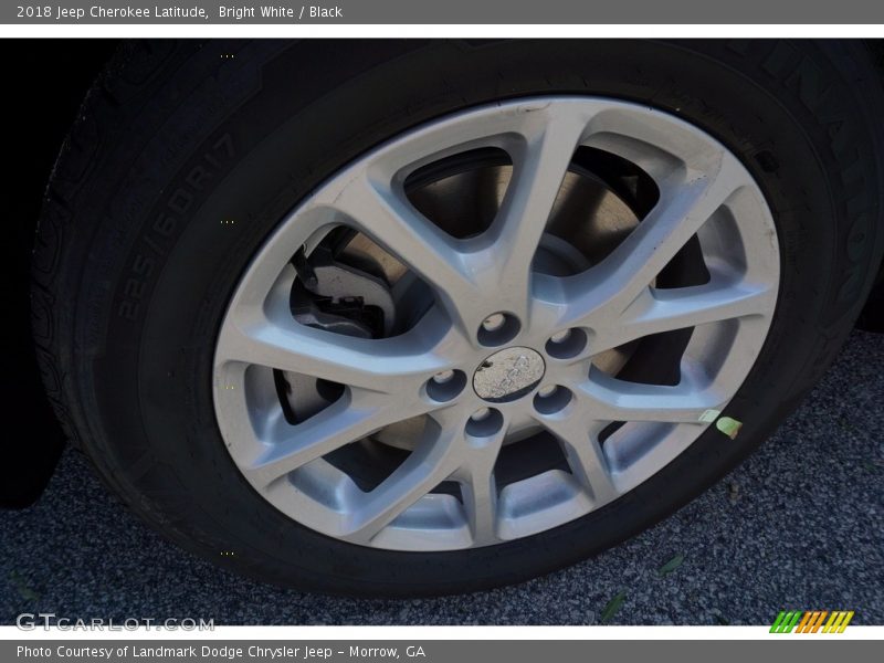 Bright White / Black 2018 Jeep Cherokee Latitude