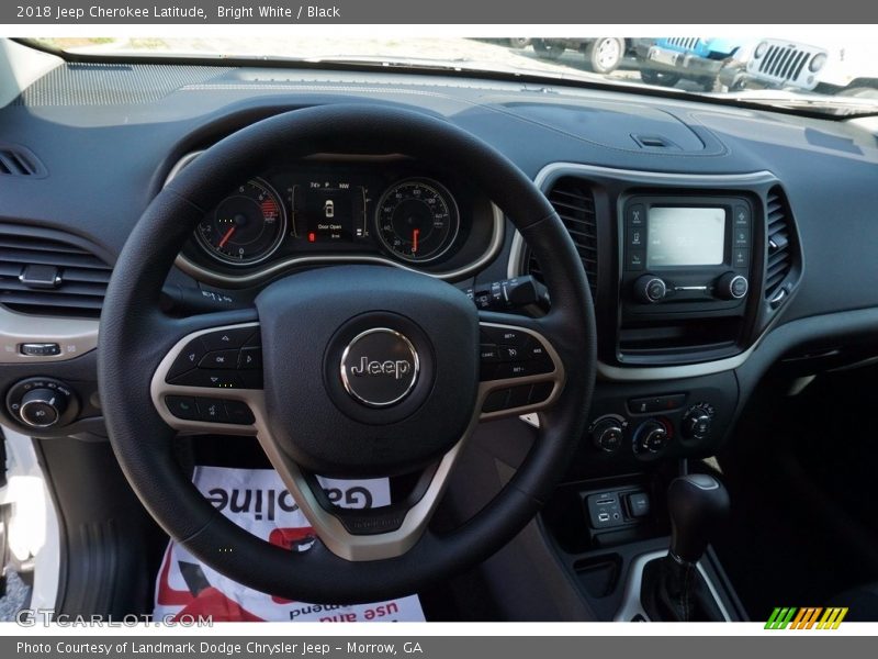Bright White / Black 2018 Jeep Cherokee Latitude