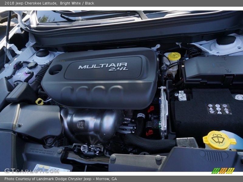 Bright White / Black 2018 Jeep Cherokee Latitude