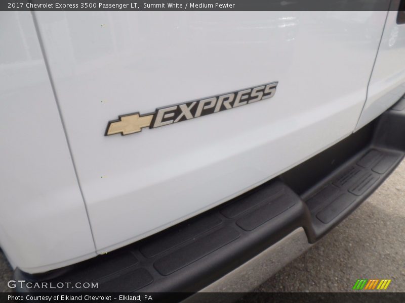 Summit White / Medium Pewter 2017 Chevrolet Express 3500 Passenger LT