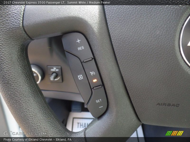 Summit White / Medium Pewter 2017 Chevrolet Express 3500 Passenger LT