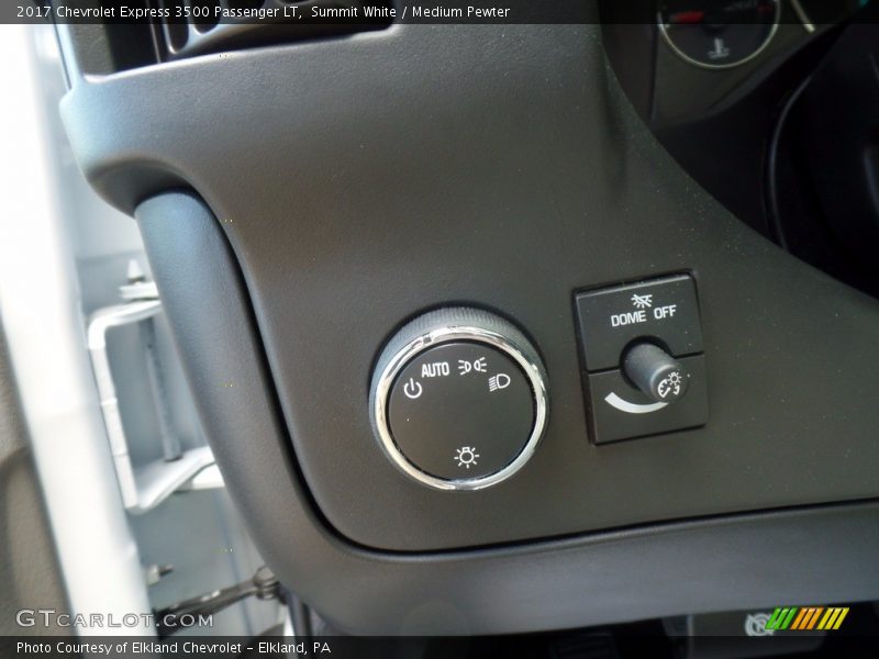 Summit White / Medium Pewter 2017 Chevrolet Express 3500 Passenger LT