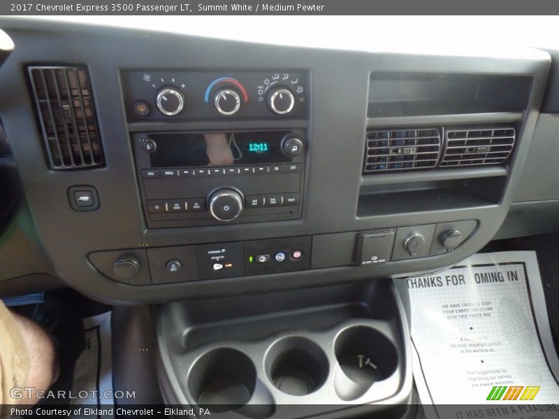 Summit White / Medium Pewter 2017 Chevrolet Express 3500 Passenger LT