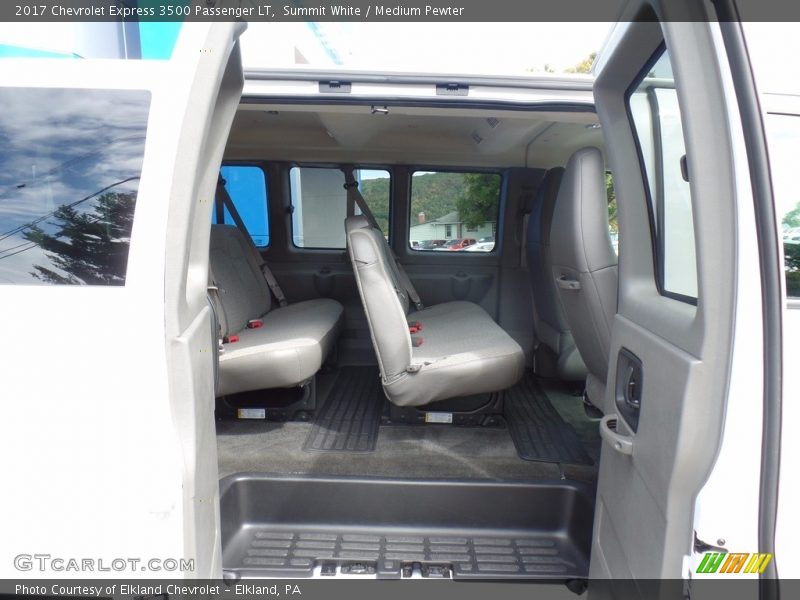 Summit White / Medium Pewter 2017 Chevrolet Express 3500 Passenger LT
