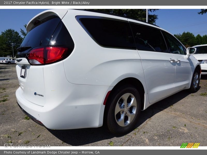 Bright White / Black/Alloy 2017 Chrysler Pacifica Hybrid