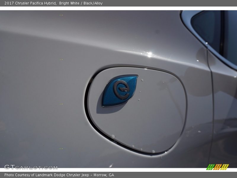 Bright White / Black/Alloy 2017 Chrysler Pacifica Hybrid