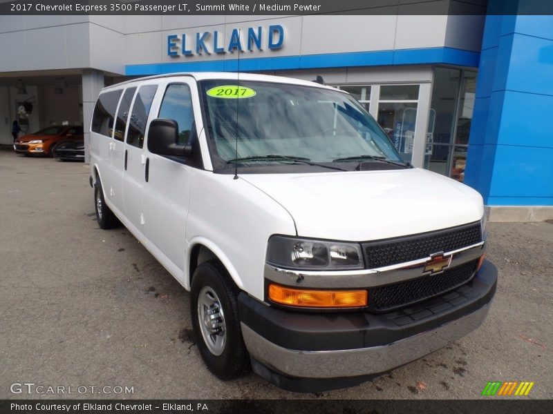 Summit White / Medium Pewter 2017 Chevrolet Express 3500 Passenger LT