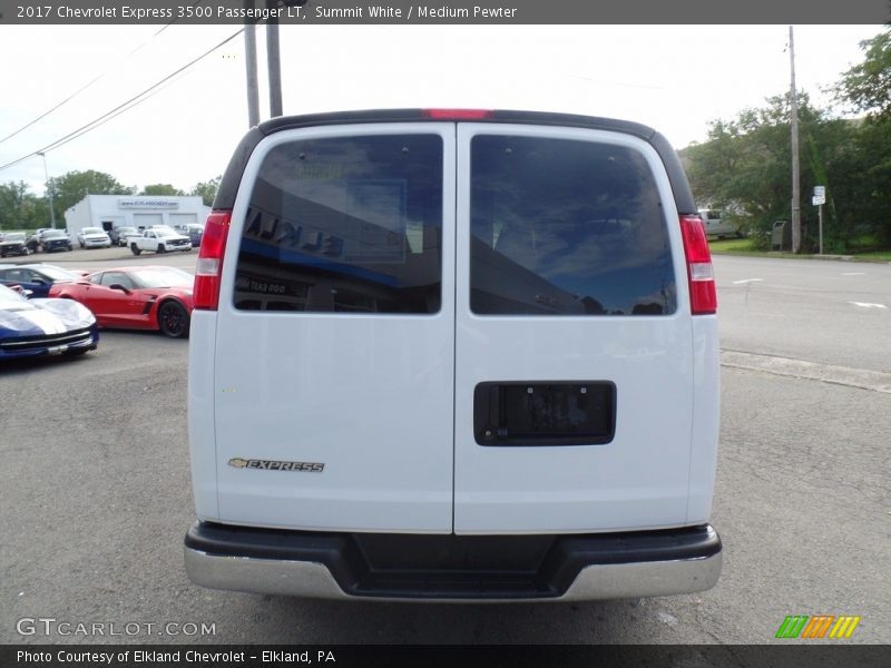 Summit White / Medium Pewter 2017 Chevrolet Express 3500 Passenger LT