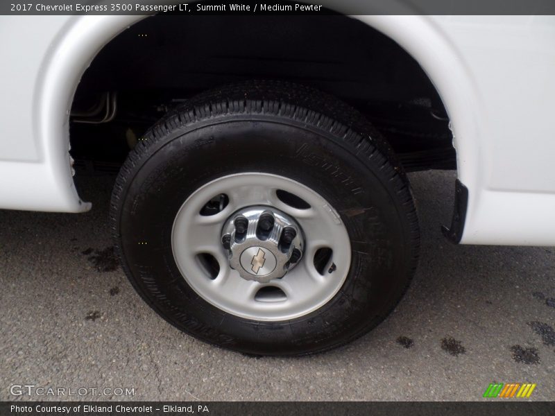 Summit White / Medium Pewter 2017 Chevrolet Express 3500 Passenger LT