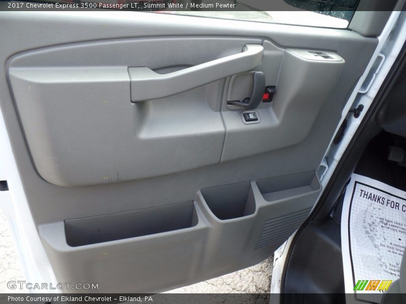 Summit White / Medium Pewter 2017 Chevrolet Express 3500 Passenger LT