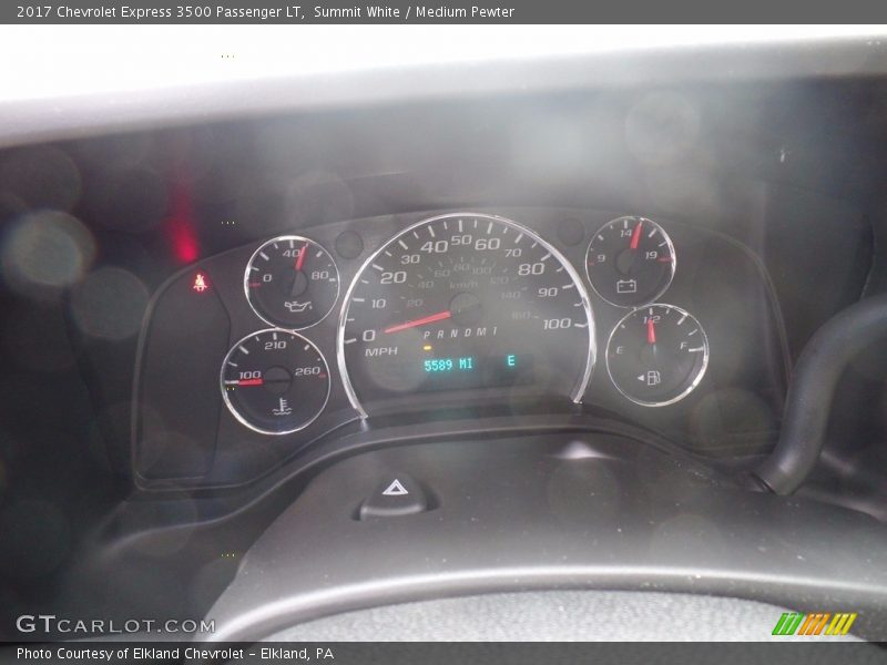 Summit White / Medium Pewter 2017 Chevrolet Express 3500 Passenger LT