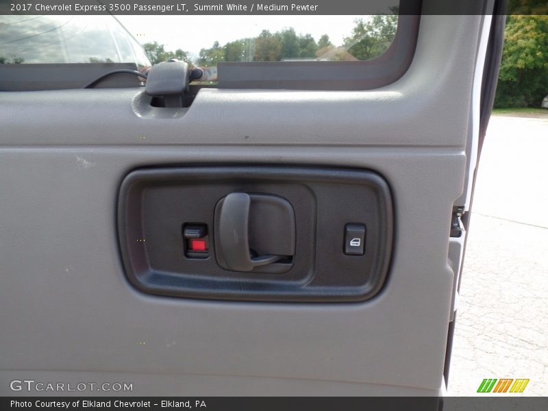 Summit White / Medium Pewter 2017 Chevrolet Express 3500 Passenger LT