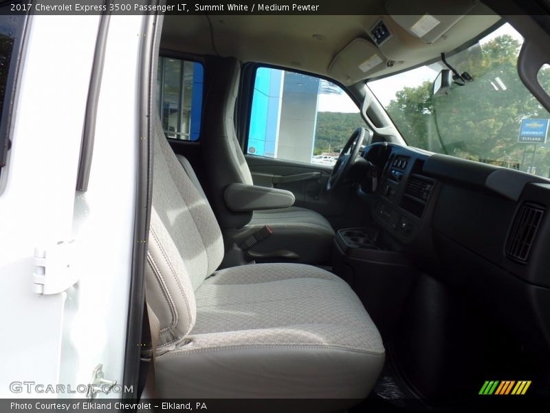 Summit White / Medium Pewter 2017 Chevrolet Express 3500 Passenger LT